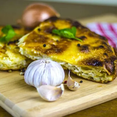 Gjecaj And Restaurant فندق مبيت وإفطار