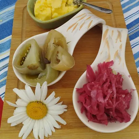 Bed & Breakfast Gjecaj And Restaurant Theth