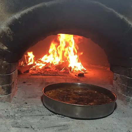 Gjecaj And Restaurant فندق مبيت وإفطار ثيث