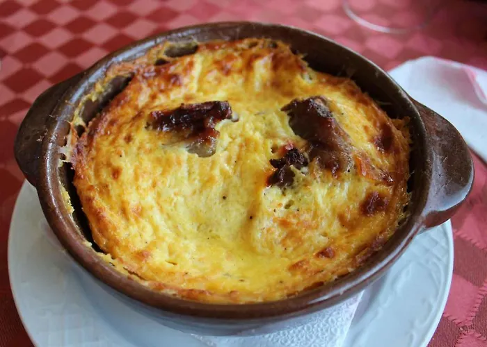 Gjecaj And Restaurant ثيث