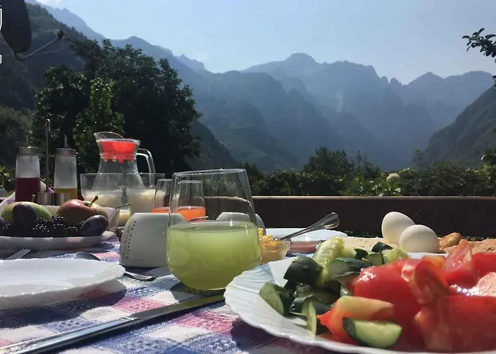 Gjecaj And Restaurant فندق مبيت وإفطار