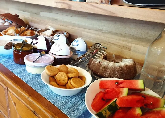 Gjecaj And Restaurant فندق مبيت وإفطار ثيث