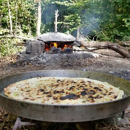 Gjeçaj Guesthouse&restaurant Couette-café