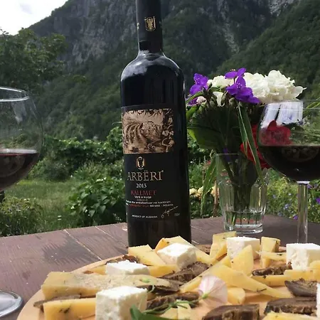 Gjecaj And Restaurant 3*