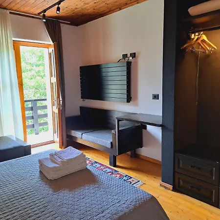 Gjecaj And Restaurant 3*