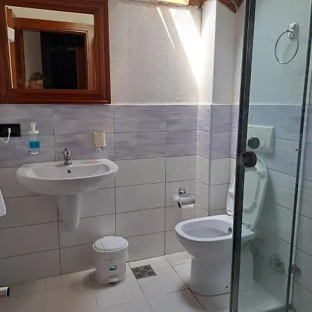 Couette-café Gjeçaj Guesthouse&restaurant 3*