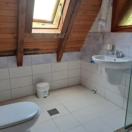 Panzió Gjecaj And Restaurant Theth