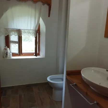 Gjeçaj Guesthouse&restaurant 3*