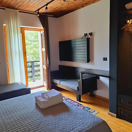 Gjeçaj Guesthouse&restaurant 3*