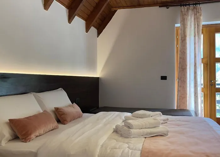 Bed & Breakfast Gjecaj And Restaurant 3*