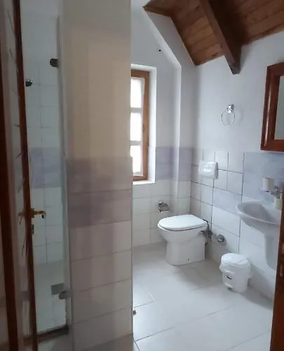 Gjecaj And Restaurant Bed & Breakfast 3*
