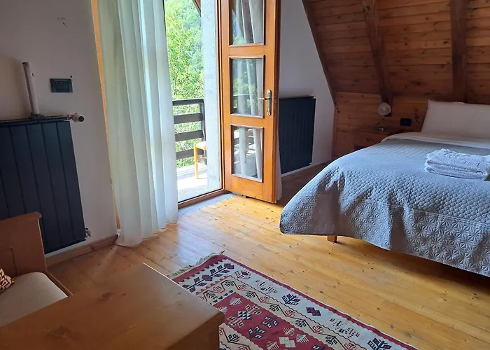 Bed & Breakfast Gjecaj And Restaurant 3*
