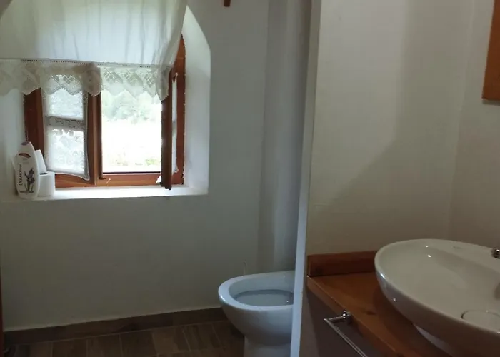 Gjecaj And Restaurant 3*
